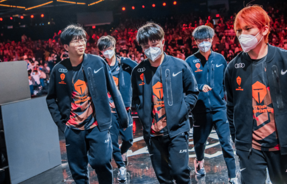 包含Scout赛事官方发布状态火爆新规，TL引发争议！的词条