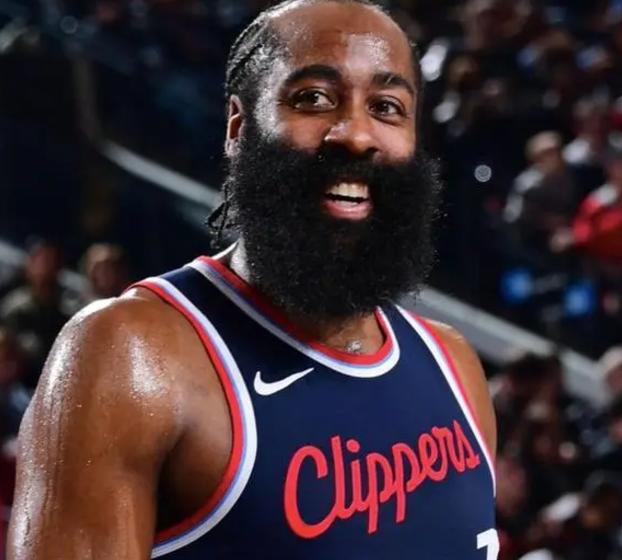 哈登连续十五场比赛得分超过惊艳表现，皇家马德里冲击纪录！