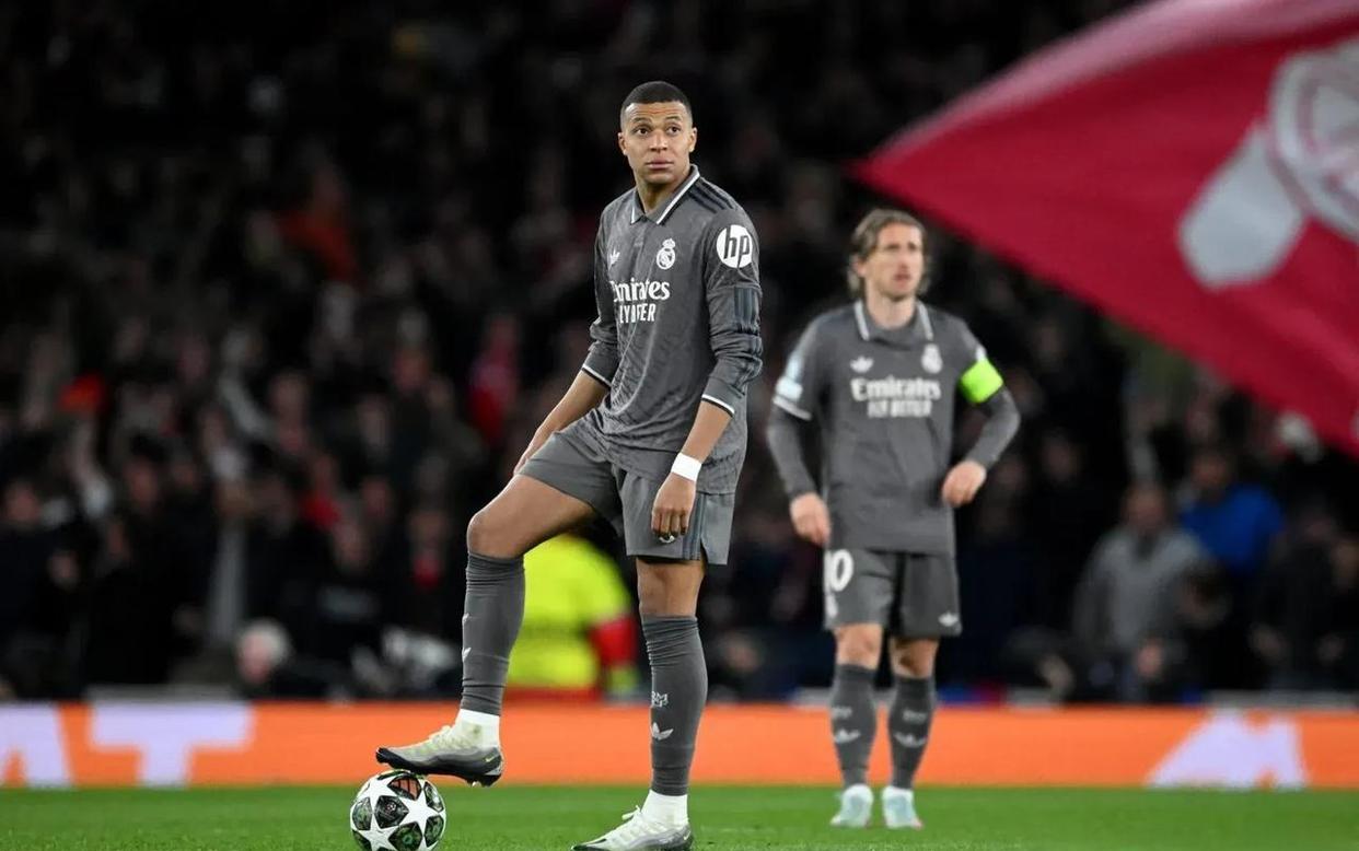 姆巴佩爆冷击败皇家马德里，赛况扑朔迷离引爆全场！