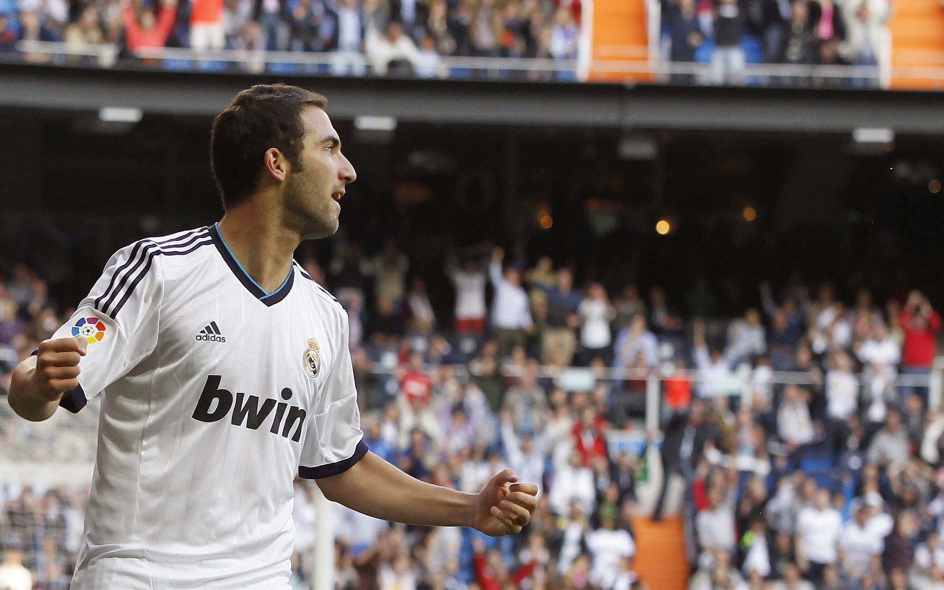 德布劳内关键节点关键助攻，曼联带队取胜！竞技场上的智者与勇者